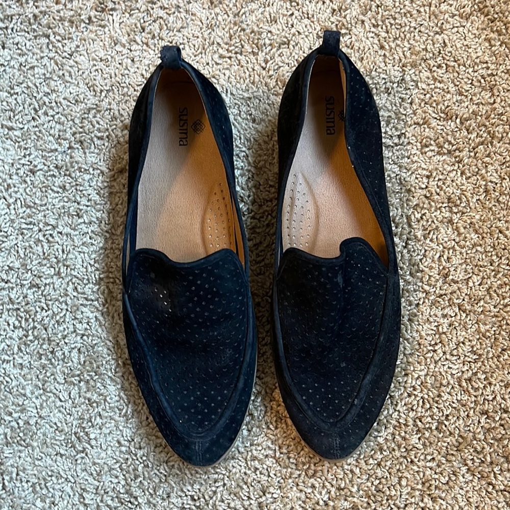 Size 10M black shoes